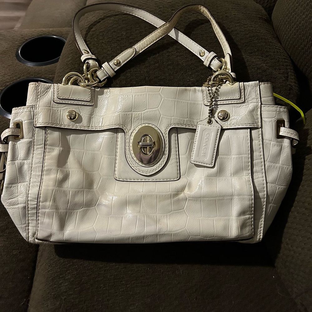 Coach Peyton Leather Handbag #14514 Satchel Ivory Cream Patent Shoulder Bag